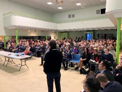 Réunion publique autour du projet de la Clinique du Mail à La Rochelle.