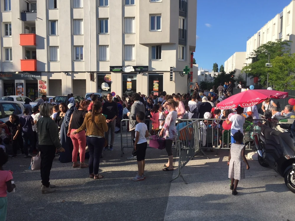 La fête de quartier autour de l’exposition Un nouveau regard sur le quartier à Maurepas.