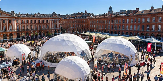 Les espaces du forum Ma vi(ll)e demain, place du Capitole à Toulouse.