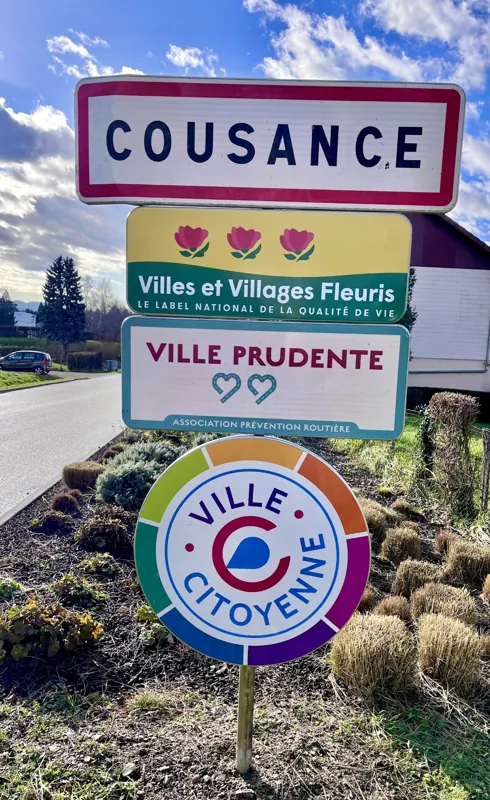 Le panneau Ville citoyenne installé à l’entrée d’une commune.